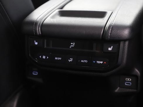 Used 2024 Toyota Grand Highlander Limited image 17