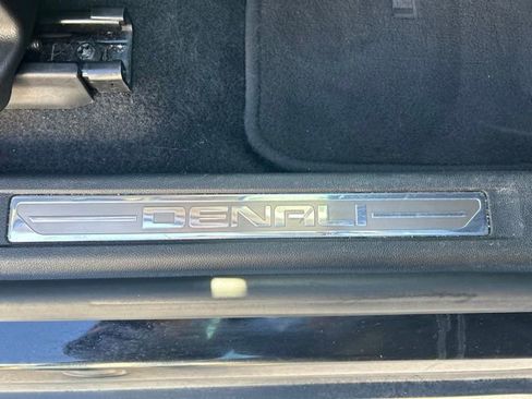 Used 2019 GMC Acadia Denali w/ Technology Package FWD image 41