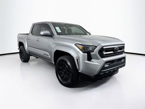 Certified 2024 Toyota Tacoma SR5 AWD/4WD image 10