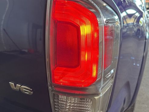 Used 2023 Toyota Tacoma TRD Sport image 21