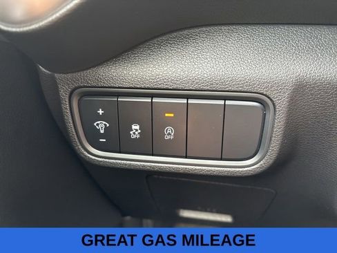 Used 2025 Kia Soul LX w/ LX Technology Package FWD image 7