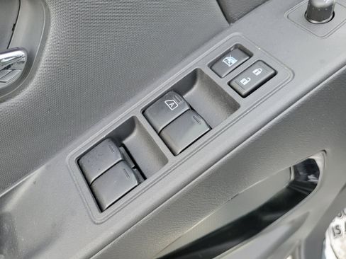 Used 2022 Nissan Frontier PRO-4X w/ Pro-4X Premium Package image 19