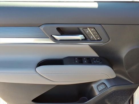 Used 2026 GMC Terrain Elevation w/ Elevation Premium Package image 16