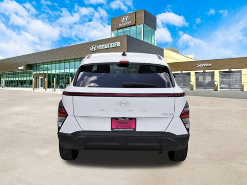 Certified 2026 Hyundai Kona SE FWD image 7