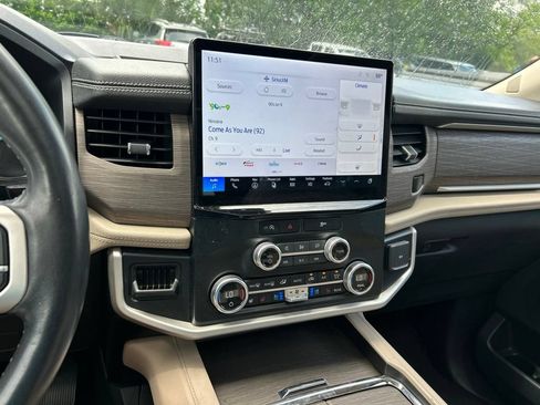 Used 2024 Ford Expedition Limited RWD image 31