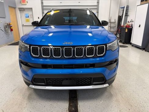 Used 2023 Jeep Compass Limited w/ Elite Group AWD/4WD image 5