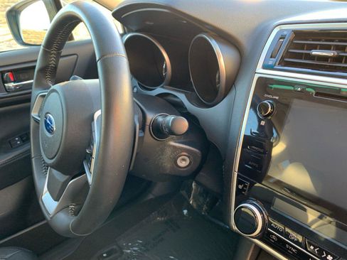 Used 2018 Subaru Outback 2.5i Premium image 25