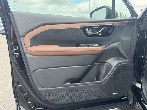 New 2026 Subaru Forester Touring AWD/4WD image 15