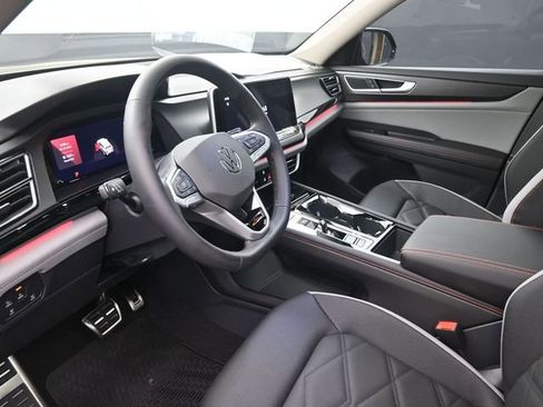 New 2026 Volkswagen Atlas Peak Edition image 18