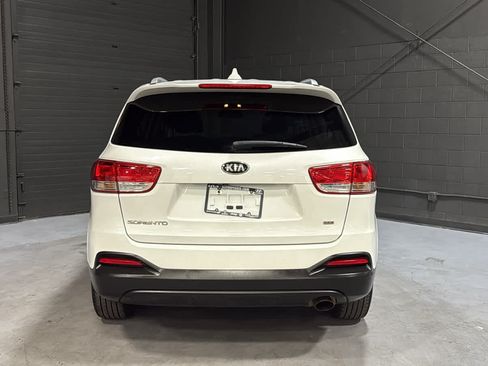 Used 2018 Kia Sorento AWD image 5