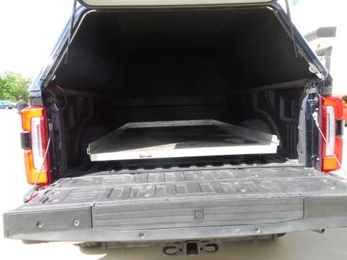 Used 2024 Ford F350 Platinum w/ FX4 Off-Road Package AWD/4WD image 27