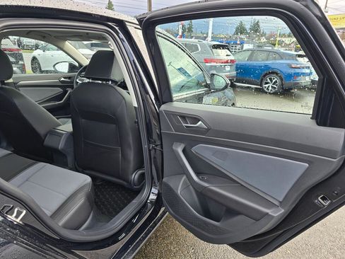 New 2026 Volkswagen Jetta SE FWD image 37