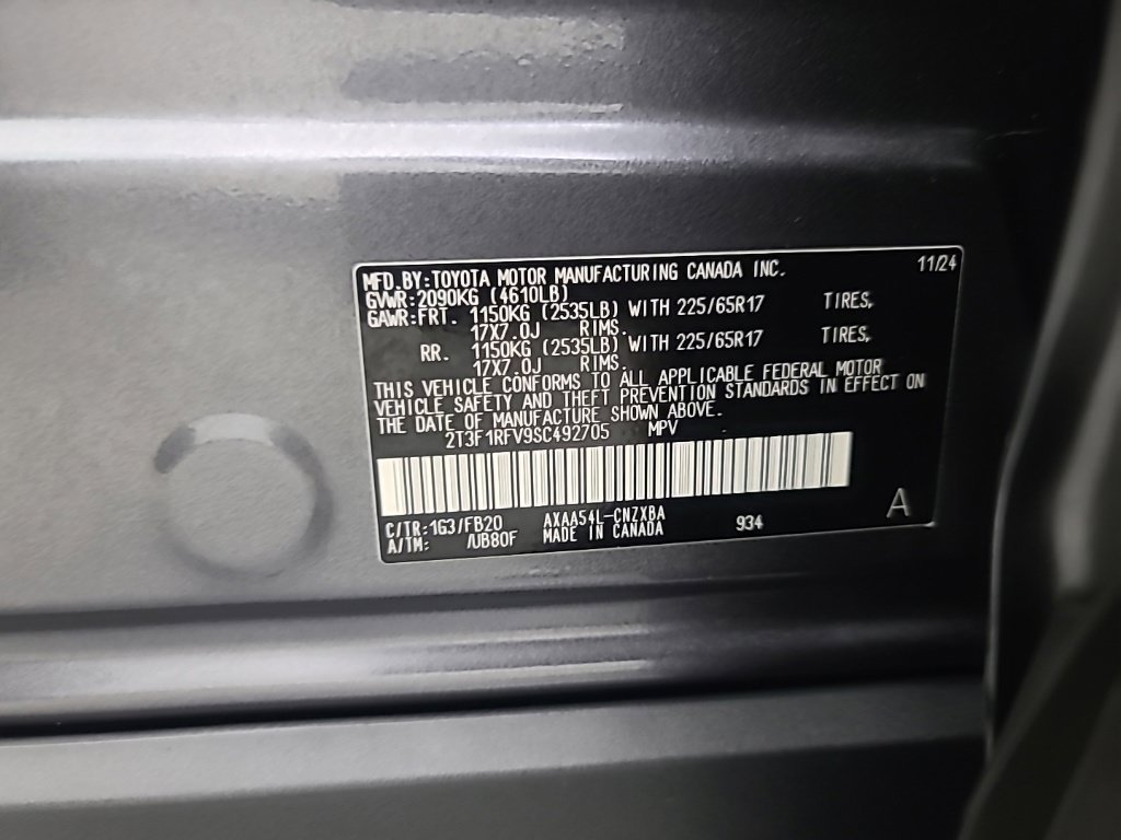 Used 2025 Toyota RAV4 LE AWD/4WD image 39