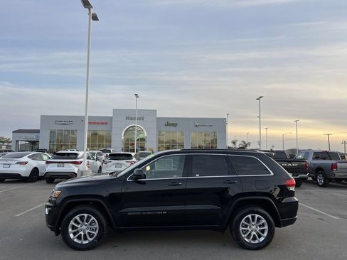 Used 2022 Jeep Grand Cherokee Laredo E image 5