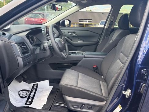 Used 2025 Nissan Rogue SV FWD image 11