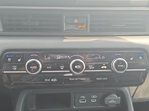 Used 2025 Honda Pilot Black Edition image 24