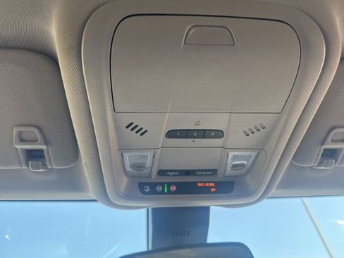 Used 2019 Chevrolet Equinox LT w/ Driver Convenience Package FWD image 26
