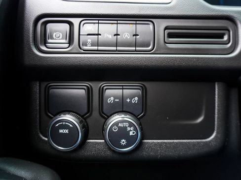 Used 2024 Chevrolet Suburban RST RWD image 22