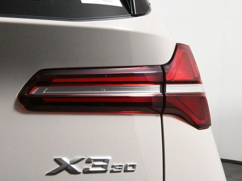 Used 2025 BMW X3 xDrive30i w/ Premium Package image 13