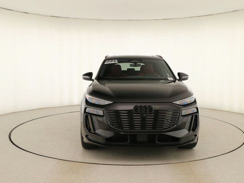 Certified 2025 Audi SQ6 e-tron Premium Plus w/ Premium Plus AWD/4WD image 11