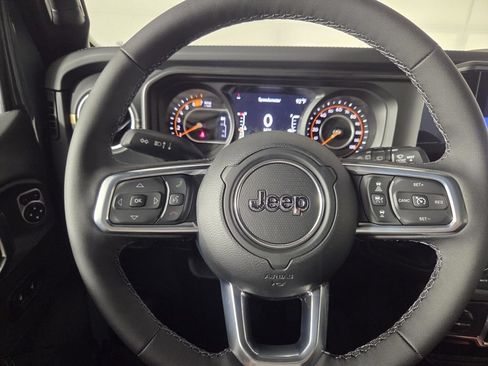 New 2026 Jeep Wrangler Unlimited Sahara AWD/4WD image 12