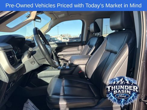 Used 2024 Ford Expedition XLT image 13