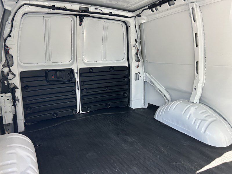 Used 2026 Chevrolet Express 2500 RWD image 15