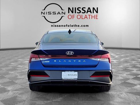 Used 2025 Hyundai Elantra SEL FWD image 26