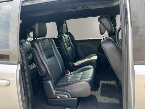 Used 2017 Dodge Grand Caravan GT FWD image 31
