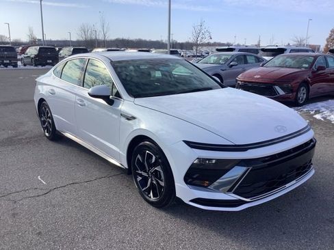 Certified 2025 Hyundai Sonata SEL image 4