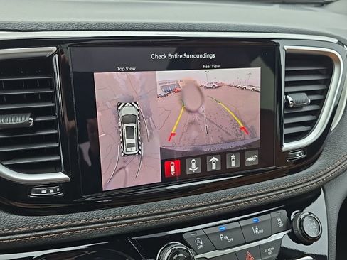 New 2026 Chrysler Pacifica Pinnacle image 5