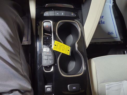 Certified 2023 Buick Envision Preferred image 17