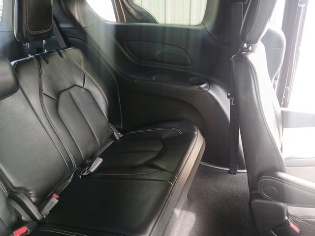 Used 2025 Chrysler Pacifica Select FWD image 14