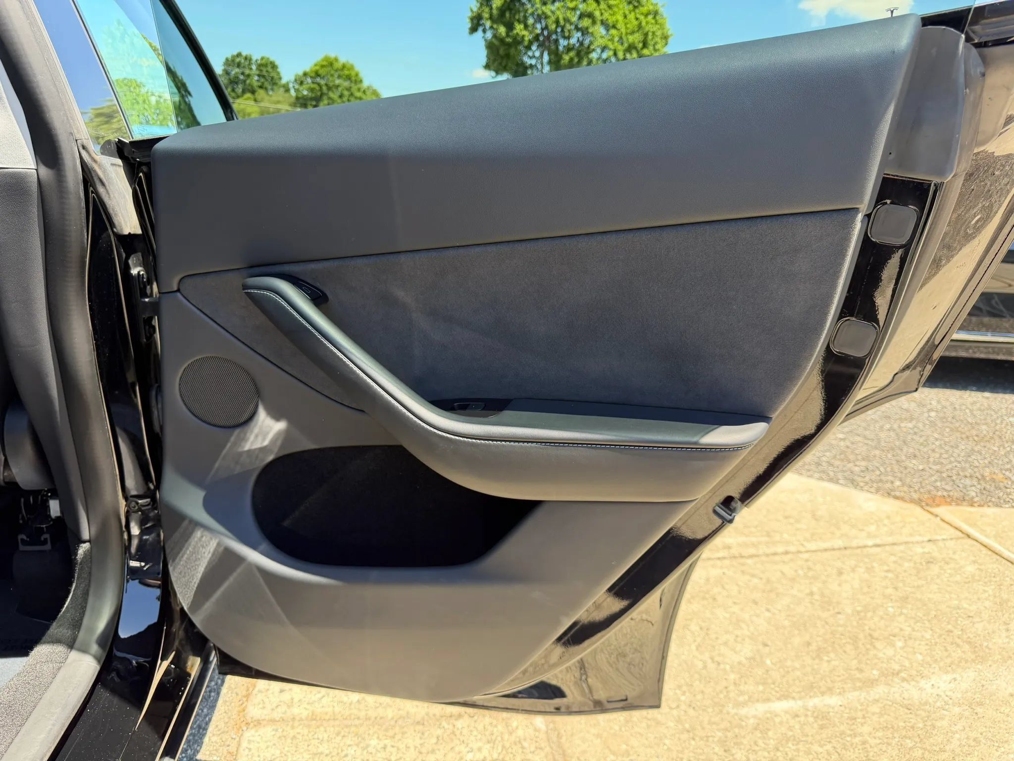 Used 2023 Tesla Model Y Long Range AWD/4WD image 17