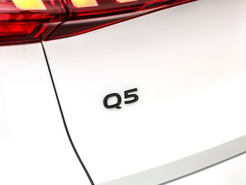 New 2025 Audi Q5 Premium Plus image 9