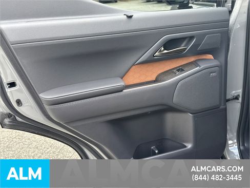 Used 2025 Lexus GX 550 w/ Accessory Package (2T) image 28