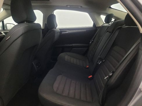 Used 2020 Ford Fusion SE AWD/4WD image 18