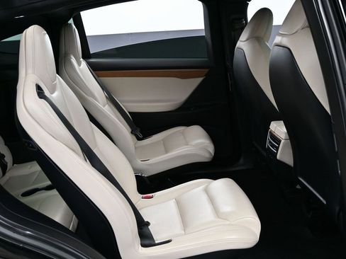 Used 2021 Tesla Model X Long Range image 42