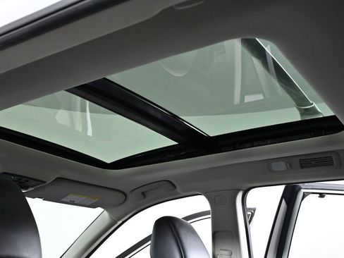 Used 2022 Nissan Pathfinder Platinum w/ Cargo Package image 30