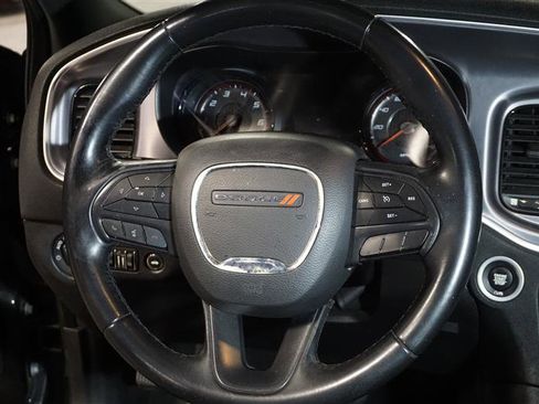 Used 2019 Dodge Charger SXT w/ Blacktop Package image 15