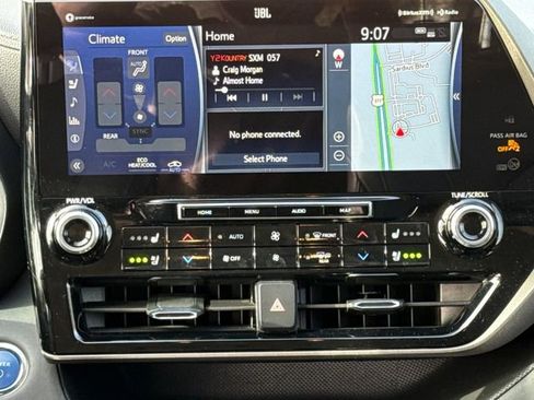 Used 2022 Toyota Highlander Limited FWD image 13
