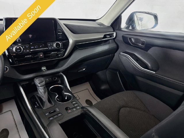 Used 2023 Toyota Highlander LE AWD/4WD image 22