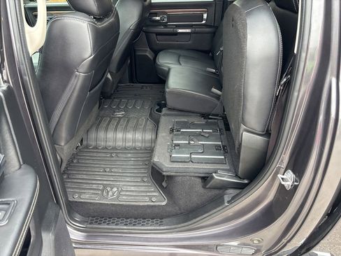 Used 2018 RAM 1500 Laramie w/ Convenience Group AWD/4WD image 38