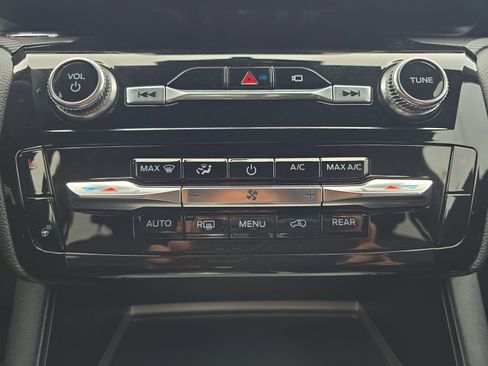 Used 2022 Ford Explorer ST-Line w/ Class IV Trailer Tow Package image 16