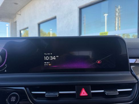 Used 2025 Kia Seltos S image 21