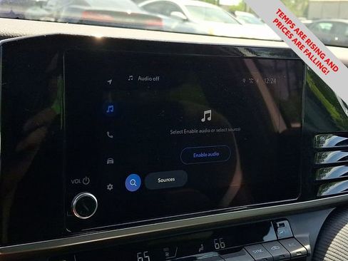 Used 2025 Toyota Camry SE image 18