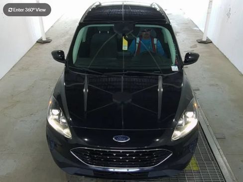 Used 2021 Ford Escape SE w/ SE Sport Appearance Package FWD image 4