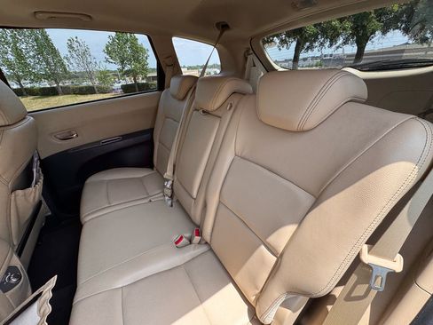 Used 2010 Subaru Tribeca Limited image 10