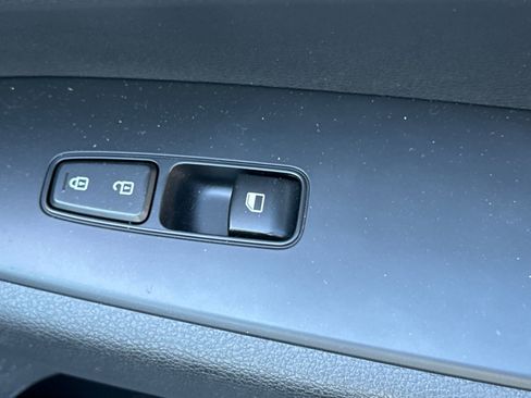 Used 2023 Kia Forte LXS w/ LXS Technology Package FWD image 20