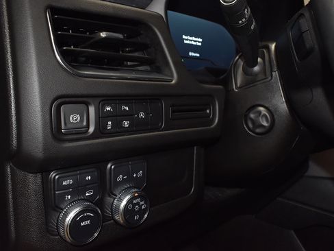 Used 2024 GMC Yukon SLT w/ SLT Premium Package AWD/4WD image 26